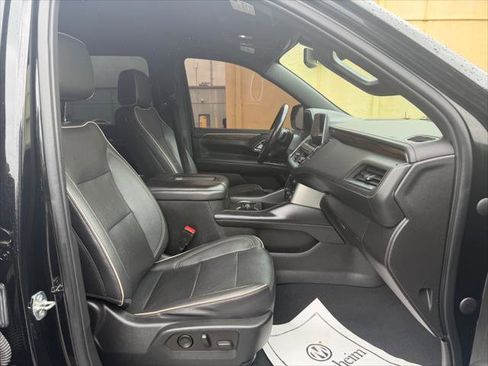 Used 2022 Chevrolet Suburban Premier AWD/4WD image 12