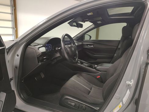 Used 2024 Honda Accord Sport image 10
