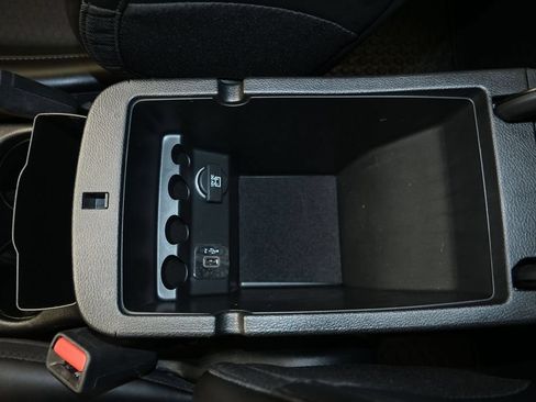 Used 2020 Jeep Cherokee Latitude Plus FWD image 18