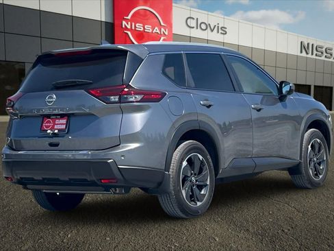 Used 2025 Nissan Rogue SV w/ SV Premium Package FWD image 3