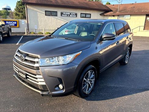 Used 2019 Toyota Highlander XLE image 7