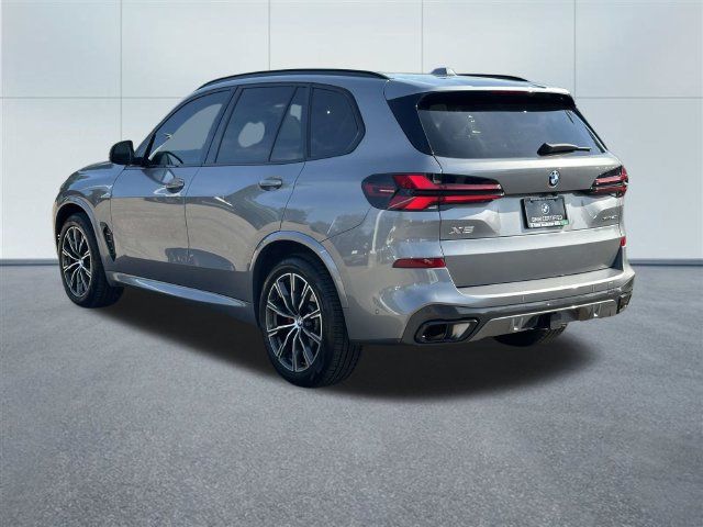 Certified 2025 BMW X5 xDrive40i w/ M Sport Package AWD/4WD image 8