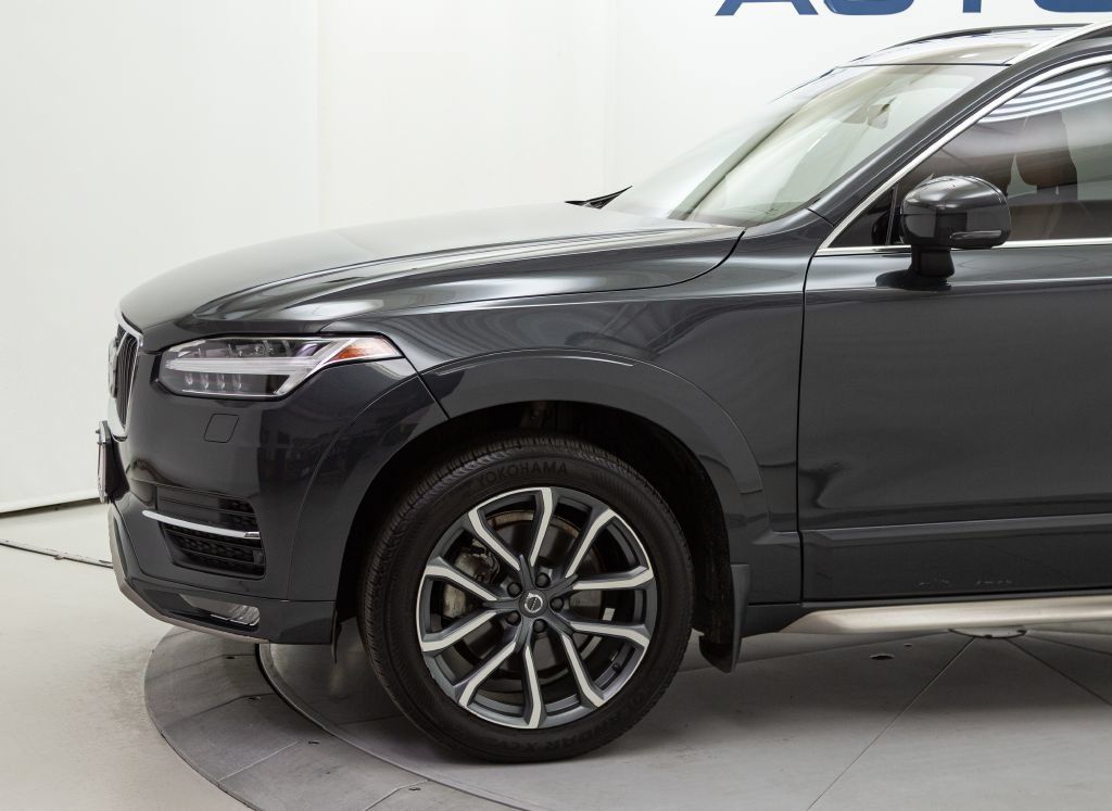 Used 2016 Volvo XC90 T6 Momentum w/ Momentum Plus Package AWD/4WD image 11
