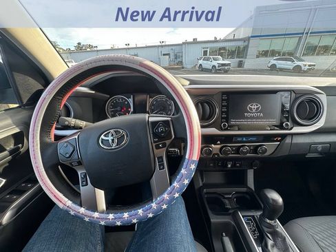 Used 2023 Toyota Tacoma SR5 AWD/4WD image 12