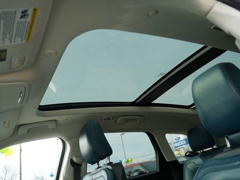 Used 2021 Lincoln Corsair Reserve image 13