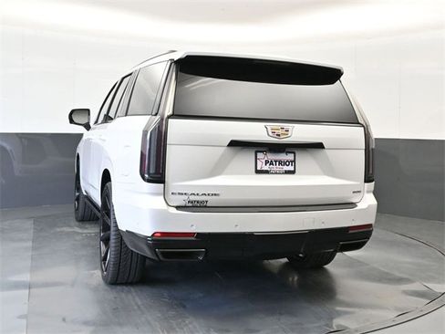 Used 2025 Cadillac Escalade Sport w/ Touring Package image 6