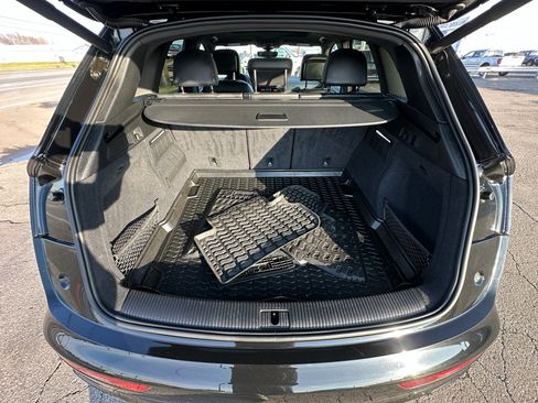 Used 2020 Audi Q5 2.0T Titanium Premium Plus w/ Premium Plus Package image 46