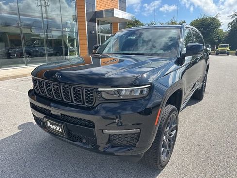 Used 2025 Jeep Grand Cherokee L Summit w/ Obsidian Package image 2