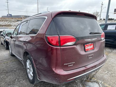 Used 2017 Chrysler Pacifica Touring-L Plus w/ Tire & Wheel Group image 2