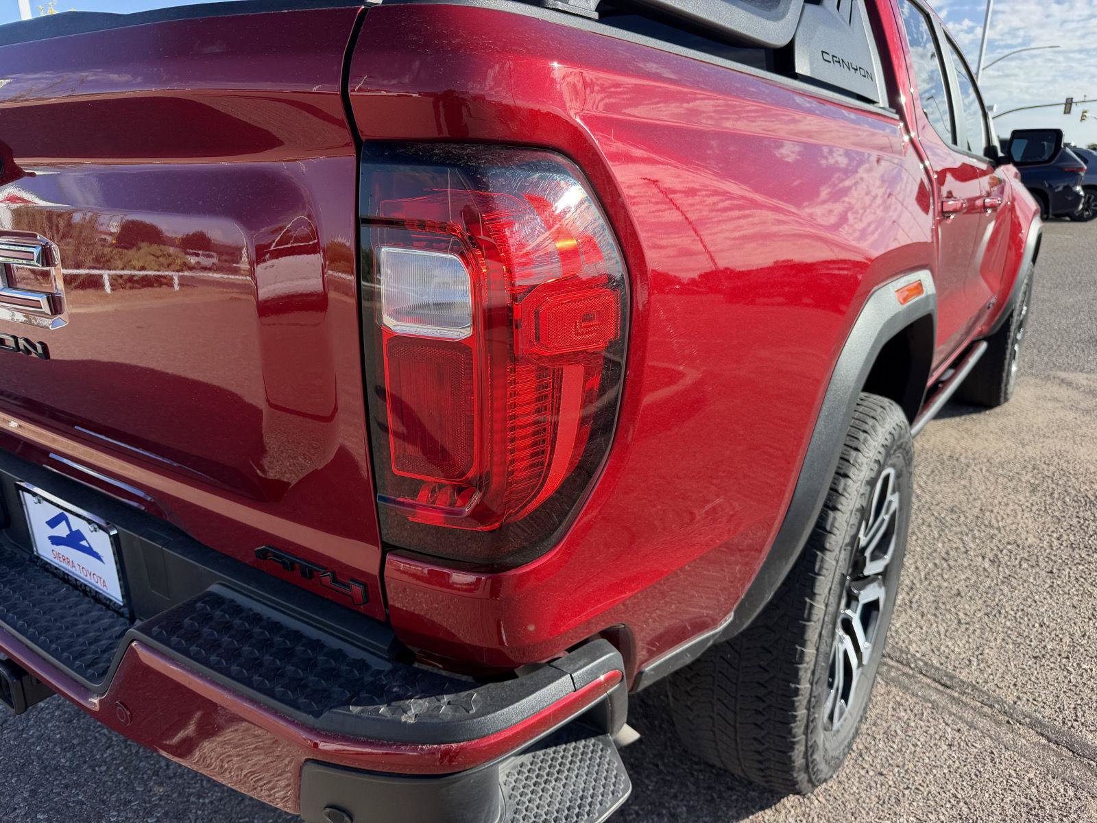 Used 2025 GMC Canyon AT4 w/ Nightfall Edition AWD/4WD image 13