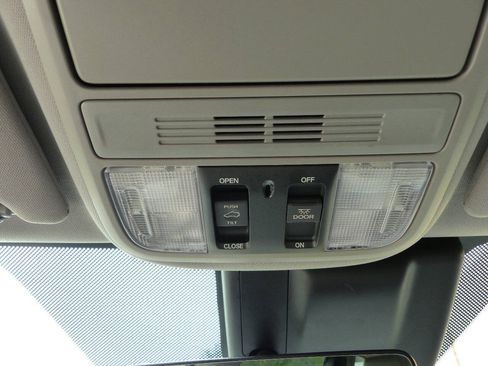 Used 2018 Honda Odyssey EX-L image 38