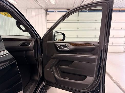 Used 2024 Chevrolet Suburban Premier AWD/4WD image 11