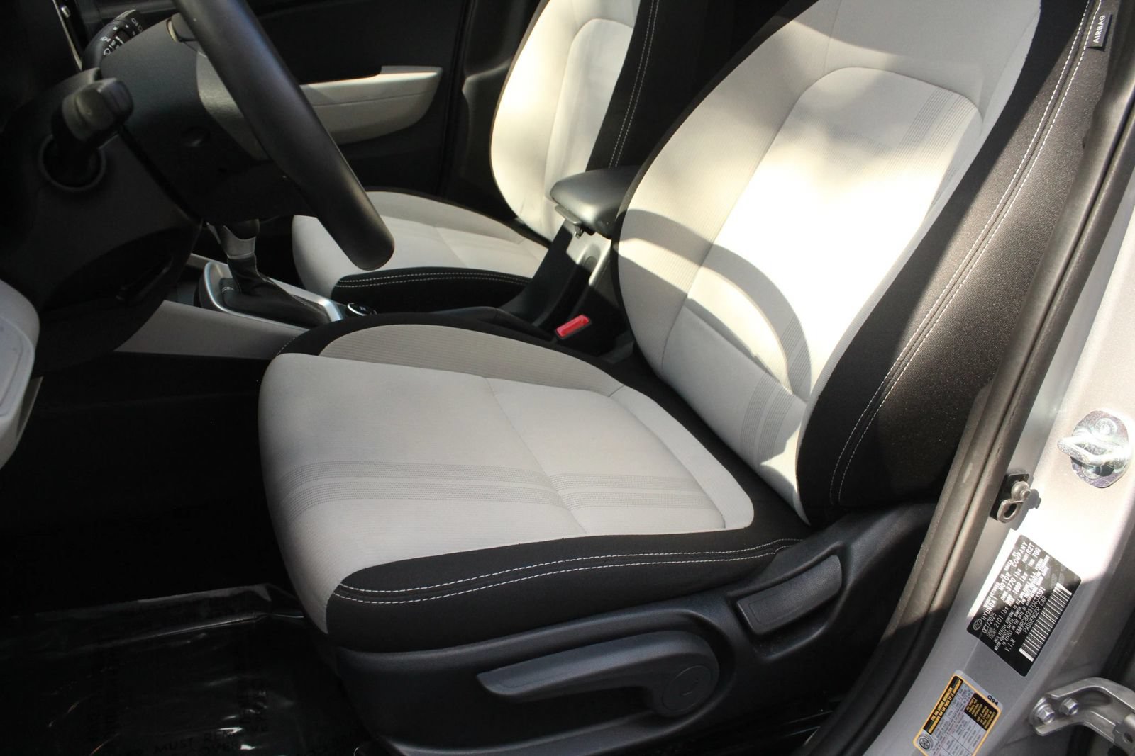 Used 2026 Hyundai Venue SEL FWD image 17