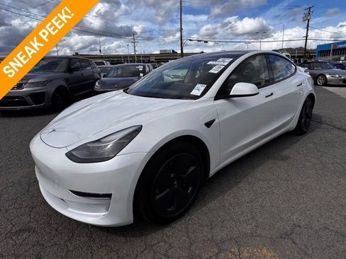 Used 2023 Tesla Model 3 Standard Range image 1