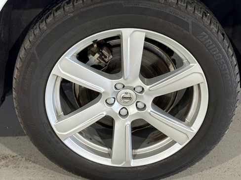 Used 2022 Volvo XC90 T5 Momentum image 8