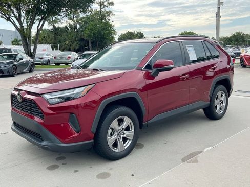 Used 2023 Toyota RAV4 XLE w/ Convenience Package FWD image 3