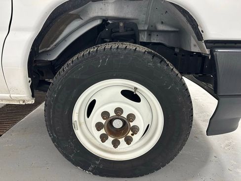 Used 2024 Ford E-350 and Econoline 350 Super Duty image 44