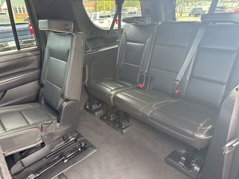 Used 2024 GMC Yukon XL SLT image 15