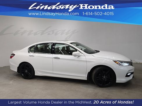 Used 2016 Honda Accord Touring image 3