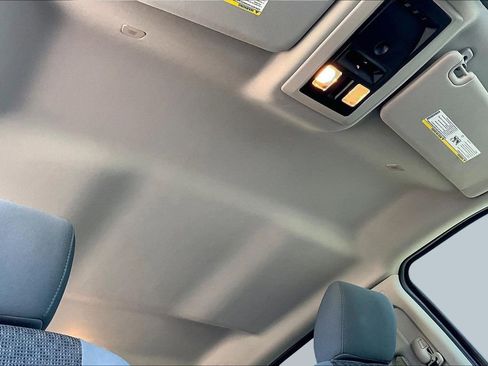 Used 2020 RAM 1500 Classic SLT w/ Luxury Group RWD image 23