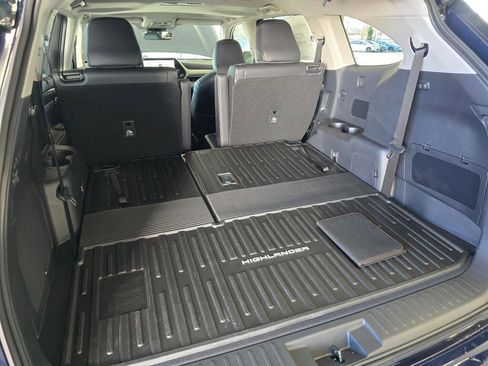 New 2026 Toyota Highlander Limited image 15