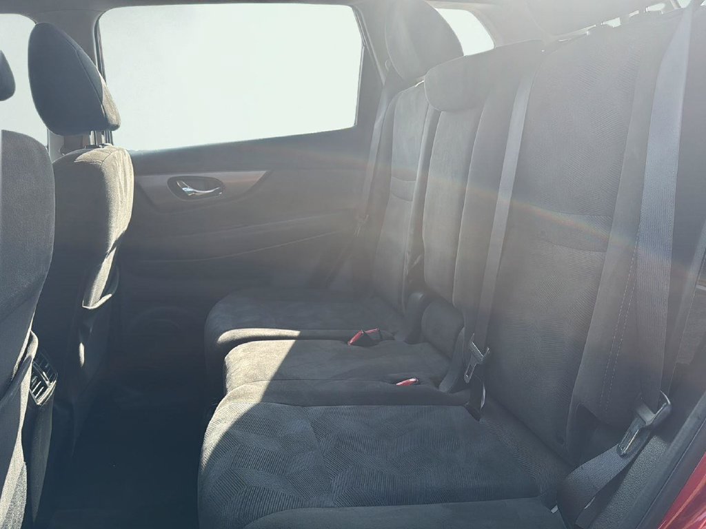 Used 2015 Nissan Rogue S AWD/4WD image 3