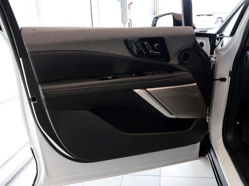 Used 2025 Cadillac Optiq Sport 1 w/ LPO, Floor Liner Package AWD/4WD image 26