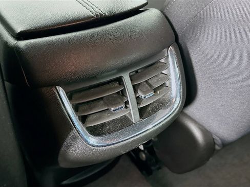 Used 2024 Chevrolet Malibu LT FWD image 32