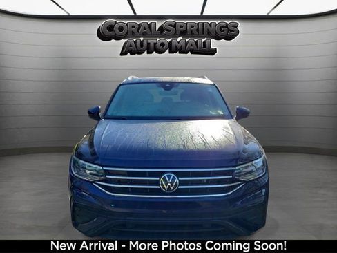 Used 2023 Volkswagen Tiguan SE image 2