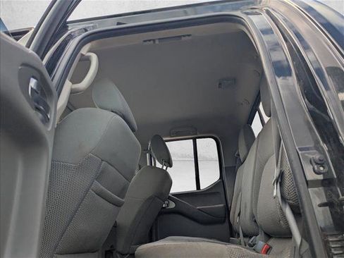 Used 2016 Nissan Frontier SV image 13