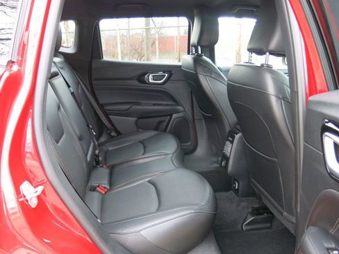 Used 2023 Jeep Compass Limited image 18