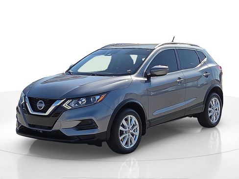Used 2020 Nissan Rogue Sport SV image 2