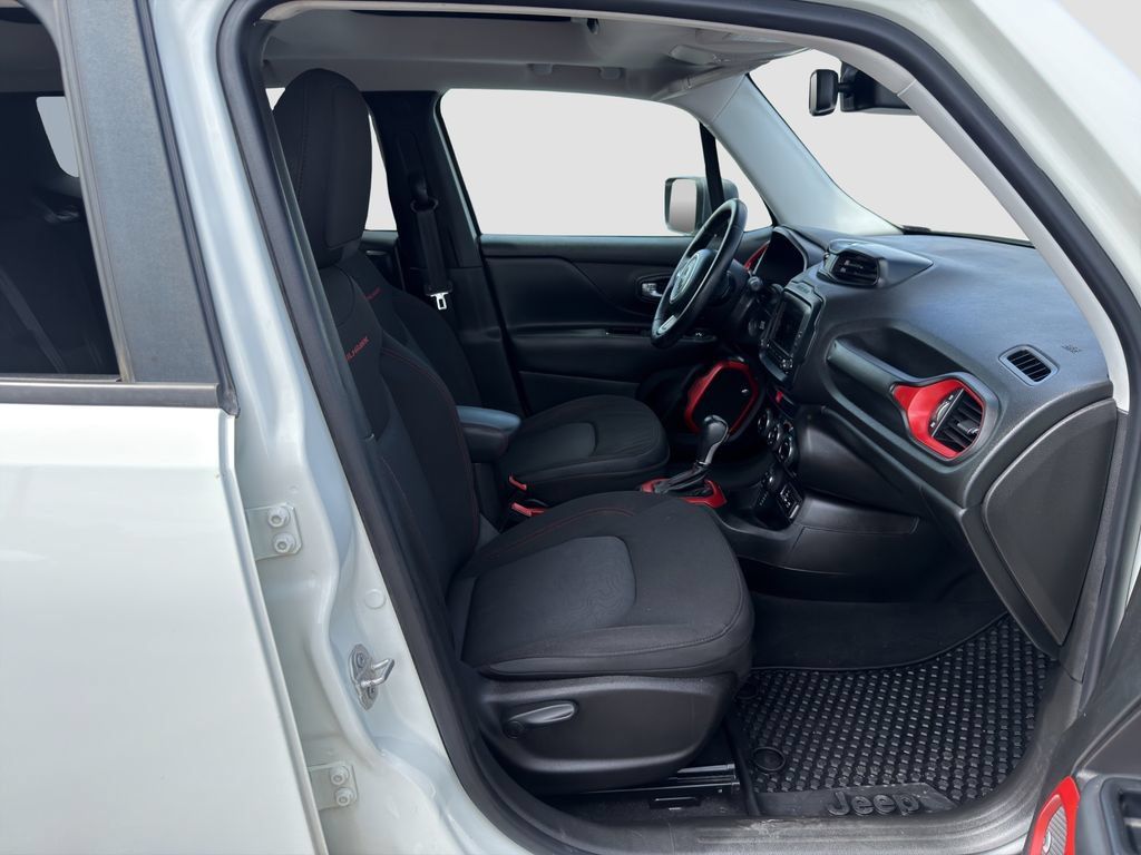 Used 2017 Jeep Renegade Trailhawk AWD/4WD image 29