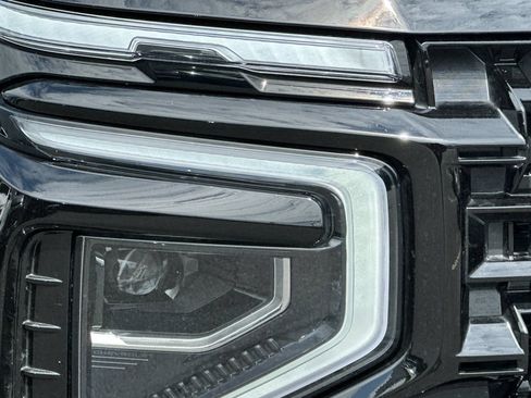 Used 2025 Chevrolet Tahoe Z71 w/ Z71 Off-Road Package AWD/4WD image 44