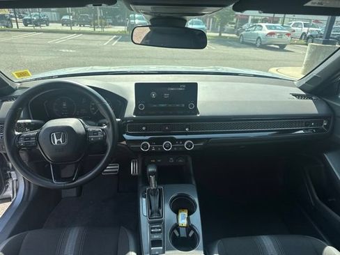 Used 2023 Honda Civic Sport image 15