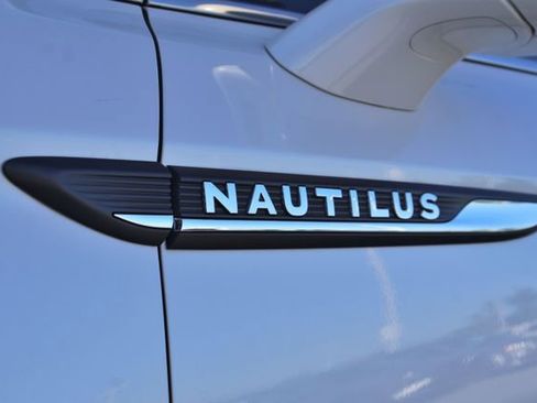 Used 2019 Lincoln Nautilus Reserve w/ Ultimate Package AWD/4WD image 2