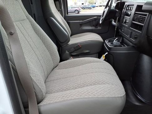 New 2026 GMC Savana 2500 image 35