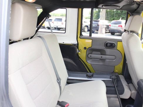 Used 2008 Jeep Wrangler Unlimited Sahara AWD/4WD image 17