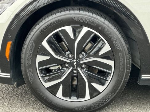 Used 2024 Kia EV6 Wind w/ Wind Technology Package RWD image 33