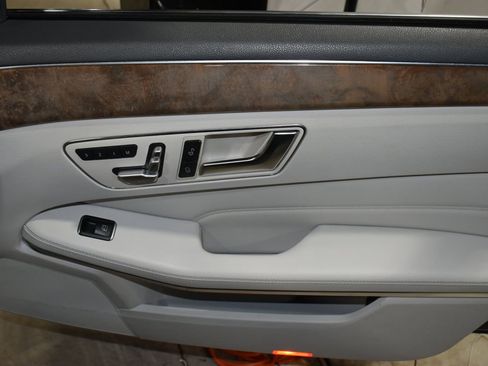 Used 2014 Mercedes-Benz E 350 Sedan image 39