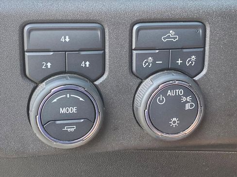 Used 2024 Chevrolet Silverado 2500 LT image 13