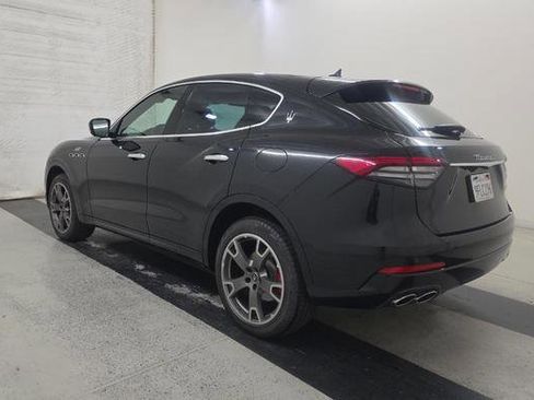 Used 2023 Maserati Levante GT AWD/4WD image 4
