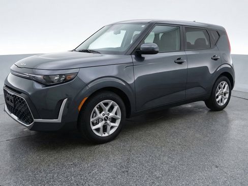 Used 2025 Kia Soul LX w/ LX Technology Package FWD image 3