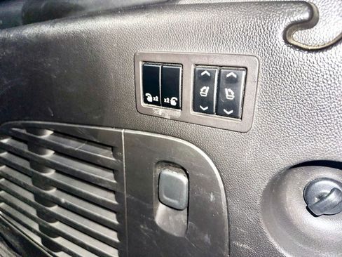 Used 2016 Cadillac Escalade ESV Luxury image 29