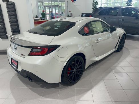 New 2025 Toyota GR86 Premium image 19