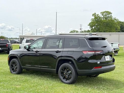 New 2026 Jeep Grand Cherokee L 4WD image 11