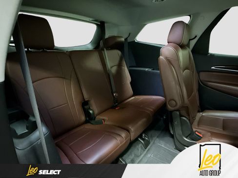 Used 2021 Buick Enclave Avenir w/ Avenir Technology Package AWD/4WD image 32