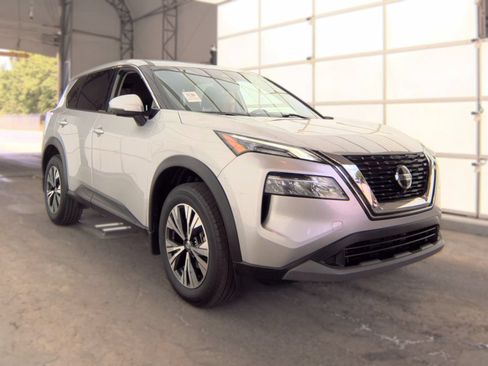 Used 2021 Nissan Rogue SV AWD/4WD image 2
