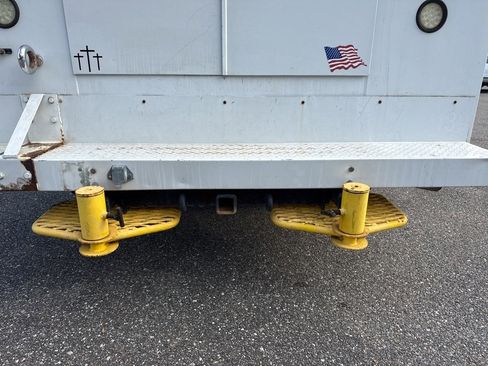 Used 2010 Ford F550 4x4 Regular Cab Super Duty image 20