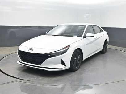 Used 2023 Hyundai Elantra SEL w/ Cargo Package